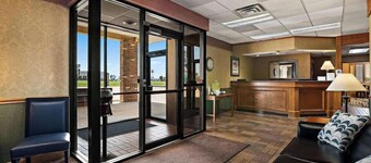 Holiday Manor Mcpherson