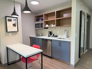 Private kitchen - Candlewood Suites Jacksonville Southpoint by IHG (Jacksonville)