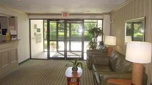 Lobby - Candlewood Suites Jacksonville Southpoint by IHG (Jacksonville)