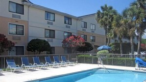Pool - Candlewood Suites Jacksonville Southpoint by IHG (Jacksonville)
