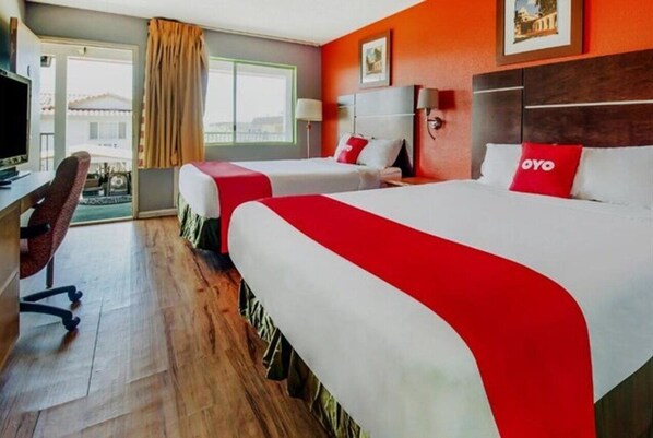 Room - Travelodge Ridgecrest (Ridgecrest)