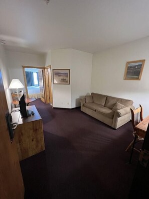 Living area - Fairbridge Inn & Suites Williston, ND (Williston)