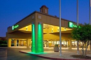 Exterior - Holiday Inn Downtown Market Square (San Antonio)