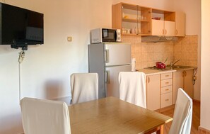 Dining - Cozy apartment in Lopar with WiFi (Lopar)