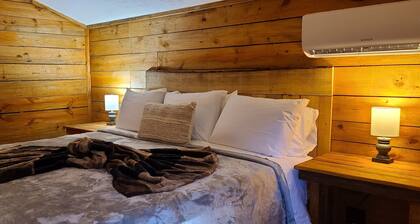 Western Barn Bunk House Cabin - East Texas Piney Woods - Canton Mineola Tyler