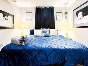 2 bedrooms, iron/ironing board, Internet, bed sheets - Awesome 3-Bed Apt w/full kitchen, WD & Arcade (Idaho Falls)