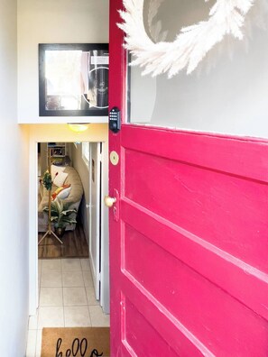 Interior - Awesome 3-Bed Apt w/full kitchen, WD & Arcade (Idaho Falls)