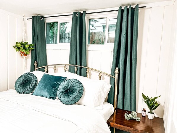1 bedroom, iron/ironing board, WiFi, bed sheets