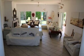 Living area - Luxury Villa V2 - Albufeira (Albufeira)