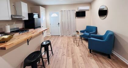 Soothing studio with AC in sunny San Diego