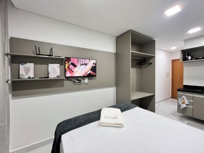 1 bedroom, iron/ironing board, Internet - Studio apartment in DVA, Cabo Branco (João Pessoa)