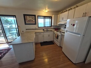 ميكروويف، فرن، موقد طهي مسطح، غسالة أطباق