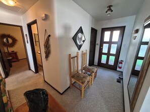 المنشأة من الداخل