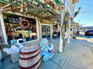 Property grounds - Pet-Friendly Waterfront Home – Deep Water Dock, Boat Lift & Fire Pit! (Cedar Point)