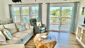 Una Smart TV, libros