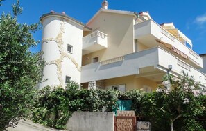 Exterior - Gorgeous apartment in Omis with WiFi (Omis)