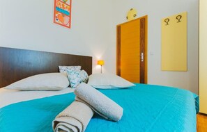 2 bedrooms, iron/ironing board, travel cot, free WiFi - 2 bedroom amazing apartment in Omis (Omis)
