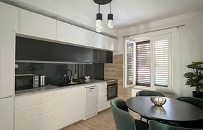 Fridge, oven, stovetop, dishwasher - Gorgeous apartment in Podstrana with WiFi (Podstrana)