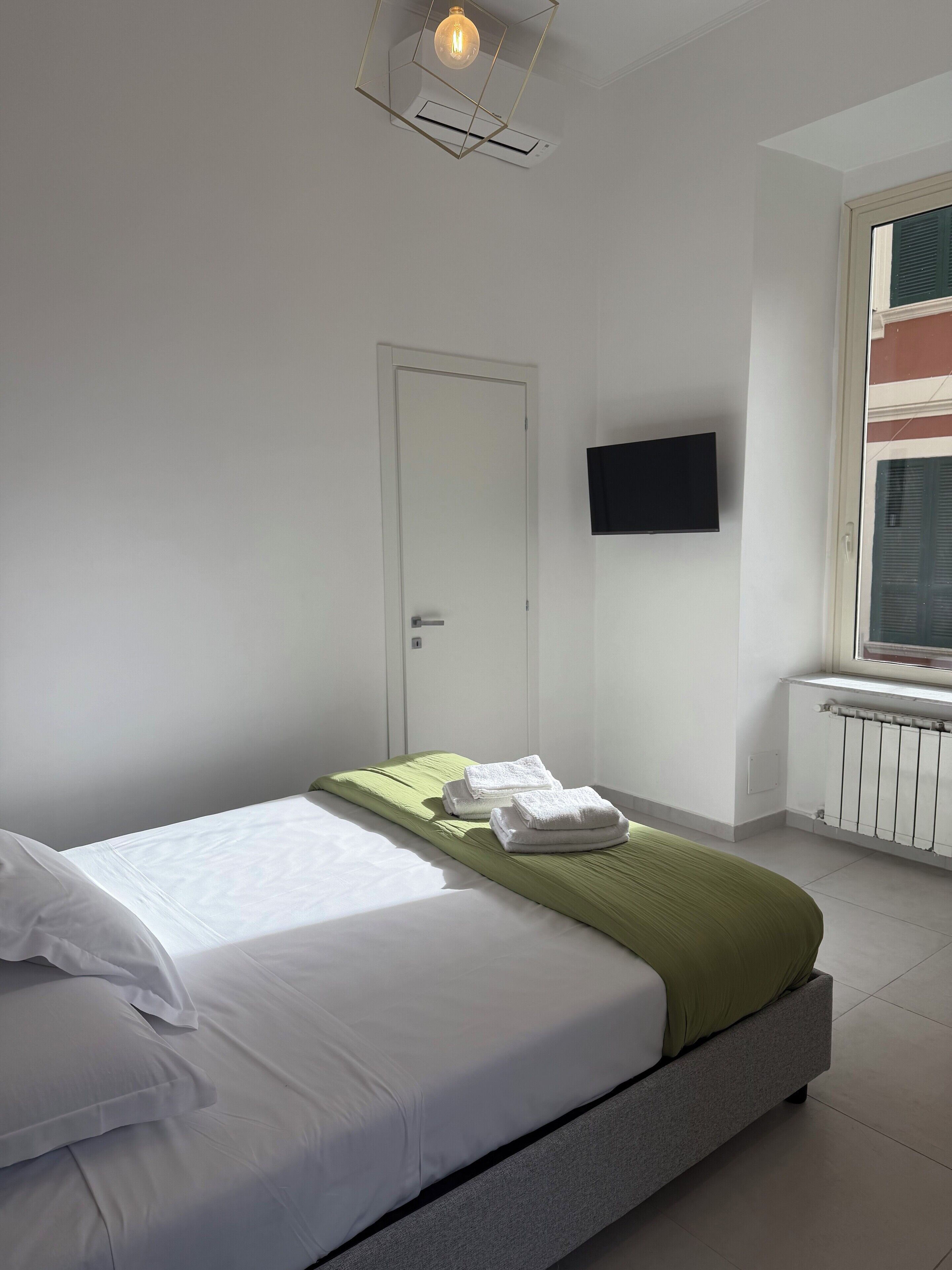 In-room safe, soundproofing, free WiFi