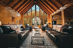 Smart TV, fireplace, video games - Best View In Smokies! Sleeps 30, Central, Luxury! (Sevierville)