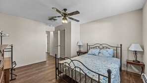 4 bedrooms, WiFi, bed sheets
