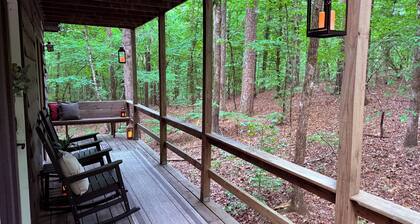 Blue Spirit - Cozy Studio Cabin in the Trees