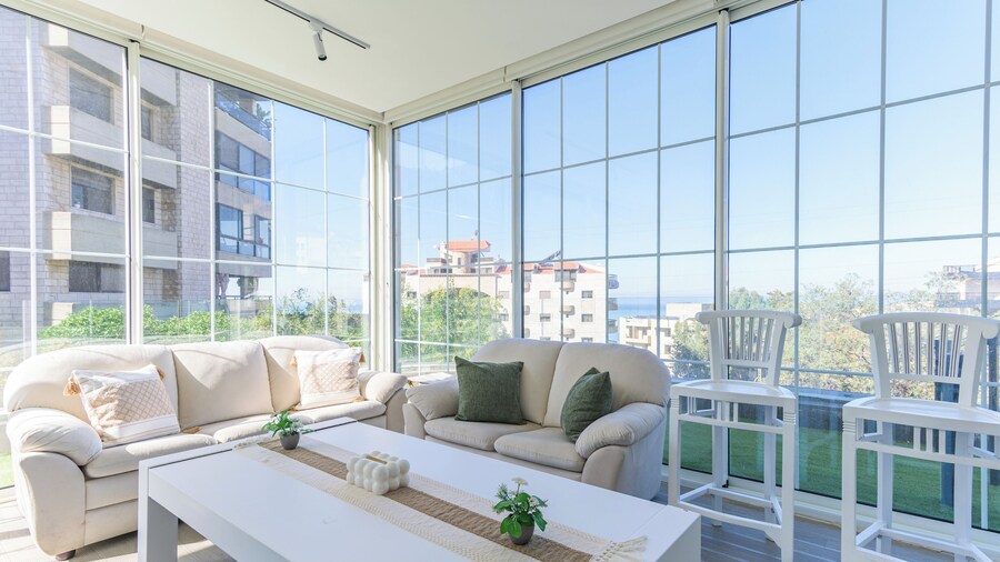 GlassHaus Rooftop 2-BR & Pool in Ghazir