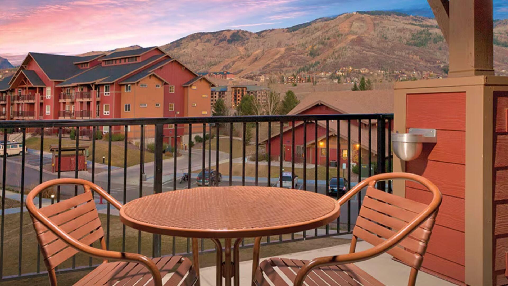 تناول الطعام بالخارج