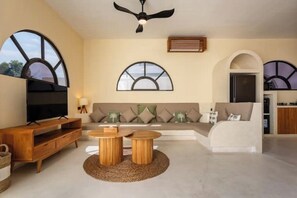 Living area - Villa Sen5 3BDR - 3 Min Echo Beach (Canggu)