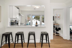 Private kitchen - New! The South Hill Sanctuary-4 min to Manito Park (Spokane)