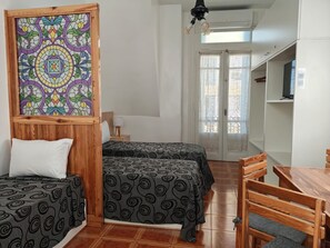 مكواة/لوح كي وواي فاي وملاءات أسرّة