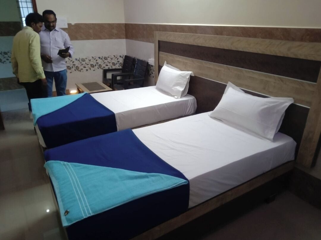 Suite | In-room safe, iron/ironing board, free WiFi