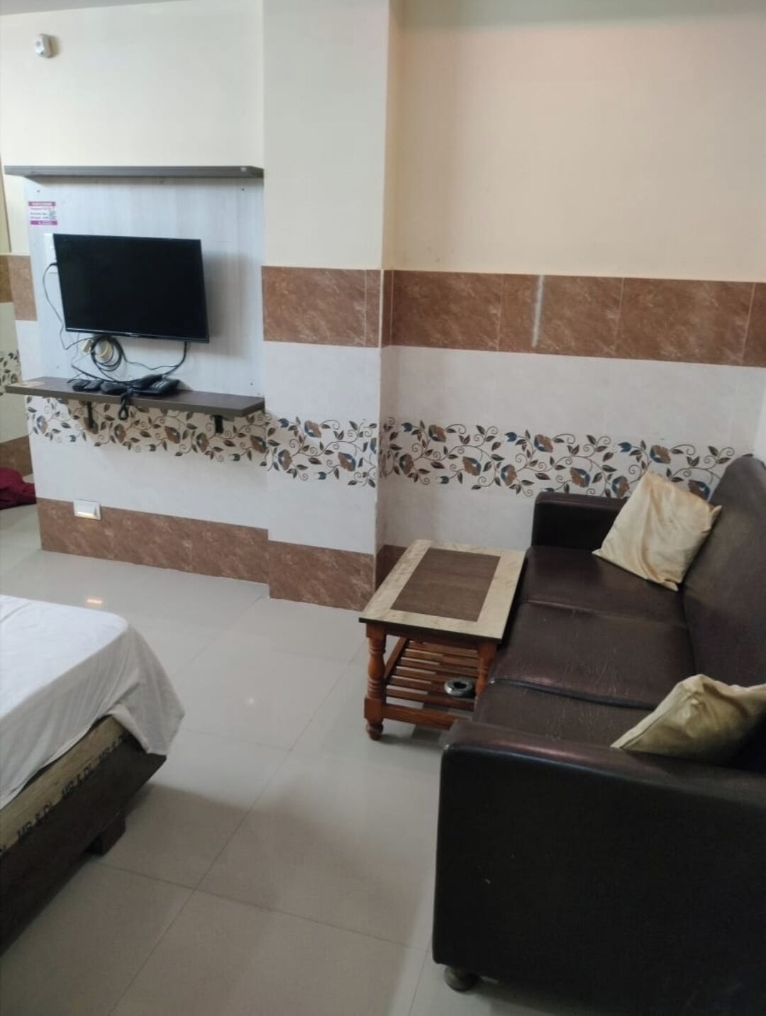 Deluxe Double Room | In-room safe, iron/ironing board, free WiFi