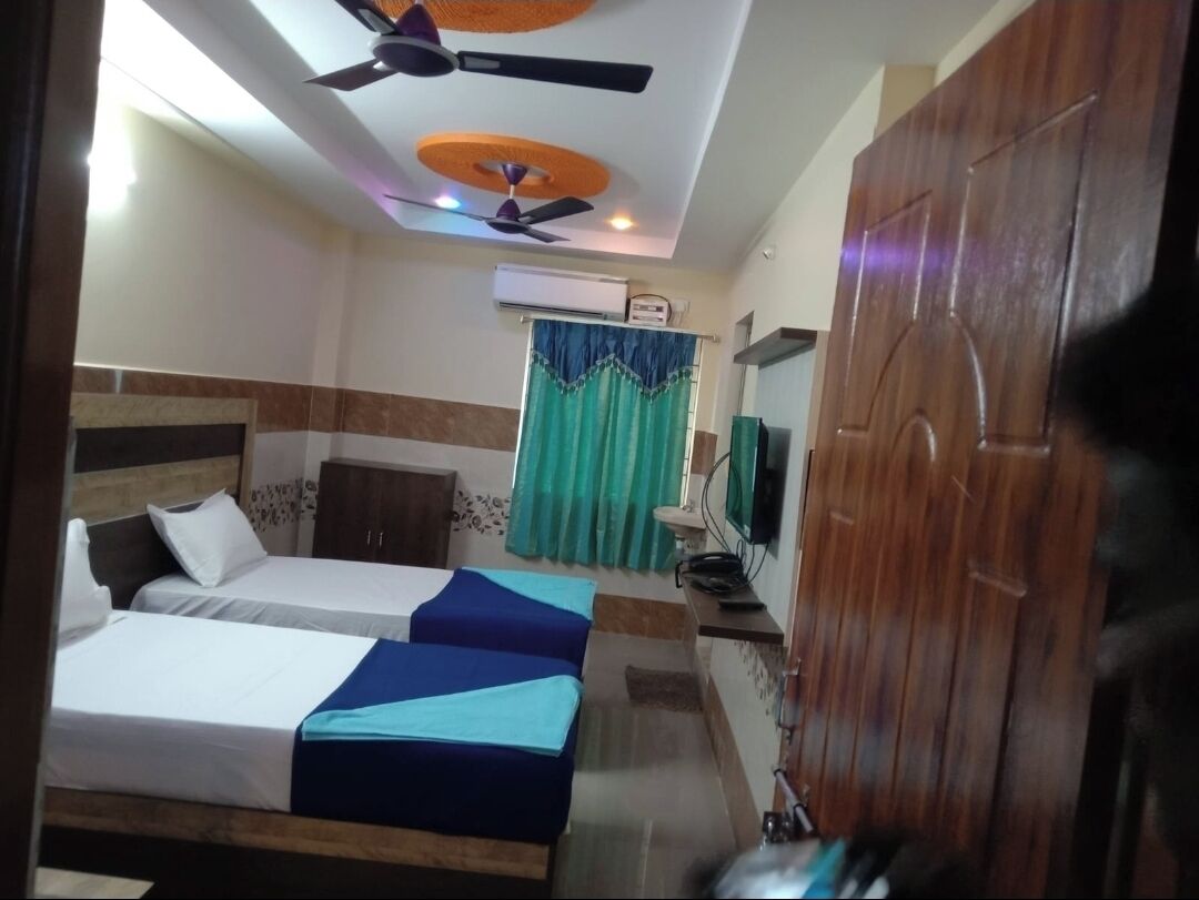 Suite | In-room safe, iron/ironing board, free WiFi