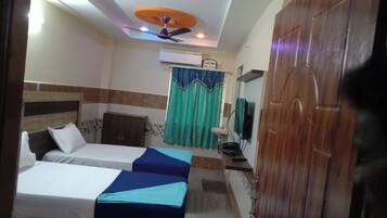 Phòng Suite | Két bảo mật tại phòng, bàn ủi/dụng cụ ủi quần áo