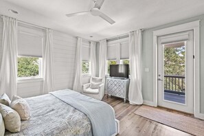 4 bedrooms, iron/ironing board, WiFi (free), bed sheets - NEW! LSV, Bikes, 2 masters! STUNNING + Loaded! (Santa Rosa Beach)