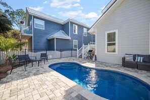 A heated pool - Private Pool, LSV/Golf Cart, Bikes, & Pet Friendly! 1/2 MILE TO BLUE MOUNTAIN BEACH! (Santa Rosa Beach)
