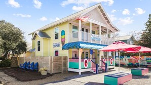 A colorful building with a sign for Blue Mountain Beach Creamery. - Private Pool, LSV/Golf Cart, Bikes, & Pet Friendly! 1/2 MILE TO BLUE MOUNTAIN BEACH! (Santa Rosa Beach)
