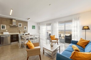 Living area - Atlantic Panoramic Villa (Caldas da Rainha)