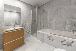 Hair dryer, towels - Atlantic Panoramic Villa (Caldas da Rainha)