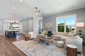 Smart-TV, Kamin, Bücher, Arbeitsbereiche