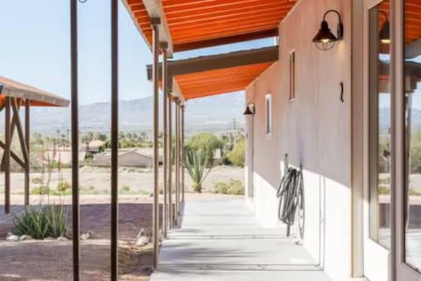 المنطقة المحيطة بالمنشأة