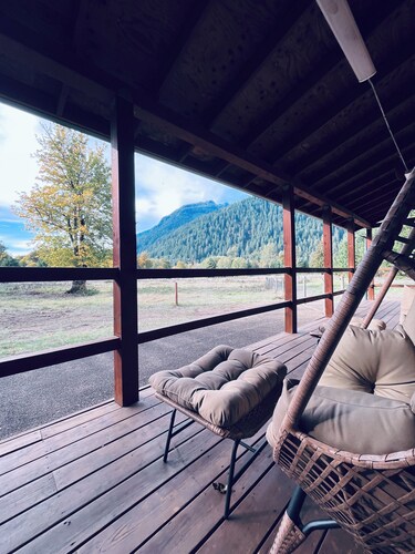 Charming Spacious Cabin with no neighbors