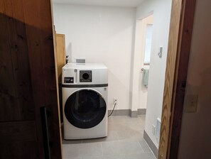 Interior - Spacious Cabin on 65 acres with no neighbors (Randle)