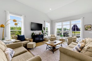 Smart TV, video games, offices - Lakefront Lake Anna, Dock, Deck, Views, Games (Mineral)