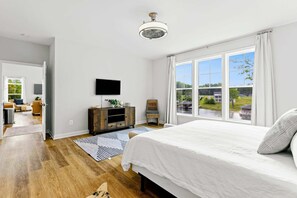 6 soverom, strykejern/-brett, wi-fi (inkludert) og sengetøy