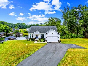 Exterior - Lakefront Lake Anna, Dock, Deck, Views, Games (Mineral)