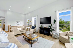 Smart TV, video games, offices - Lakefront Lake Anna, Dock, Deck, Views, Games (Mineral)