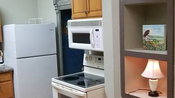 微波炉、烤箱、炉灶