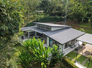 Exterior - 3-bedroom modern house in amazing Uvita with AC (Uvita)